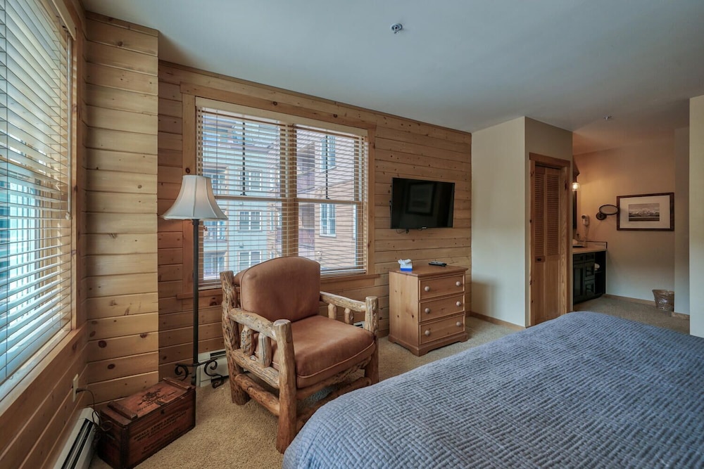 Buffalo Lodge 3 Bed 3 Bath