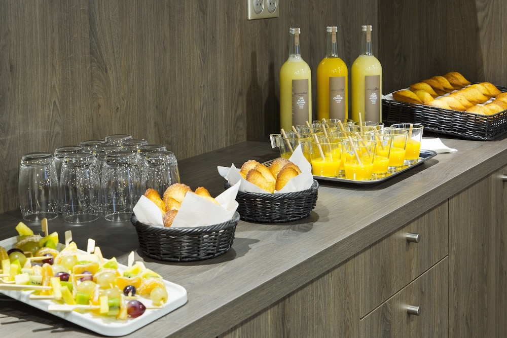 B&B HOTEL Strasbourg Nord Schiltigheim Lac 4 étoiles — 5