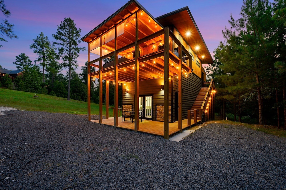 Double Magic - Unique Cabin for 6 - Pond, Hot Tub