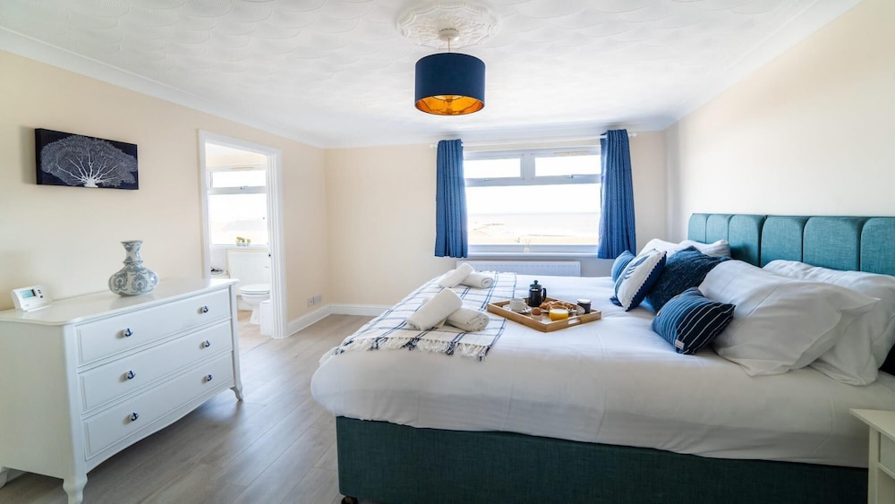 Stunning Sea View Penthouse 2 Bedroom 2 Bathroom