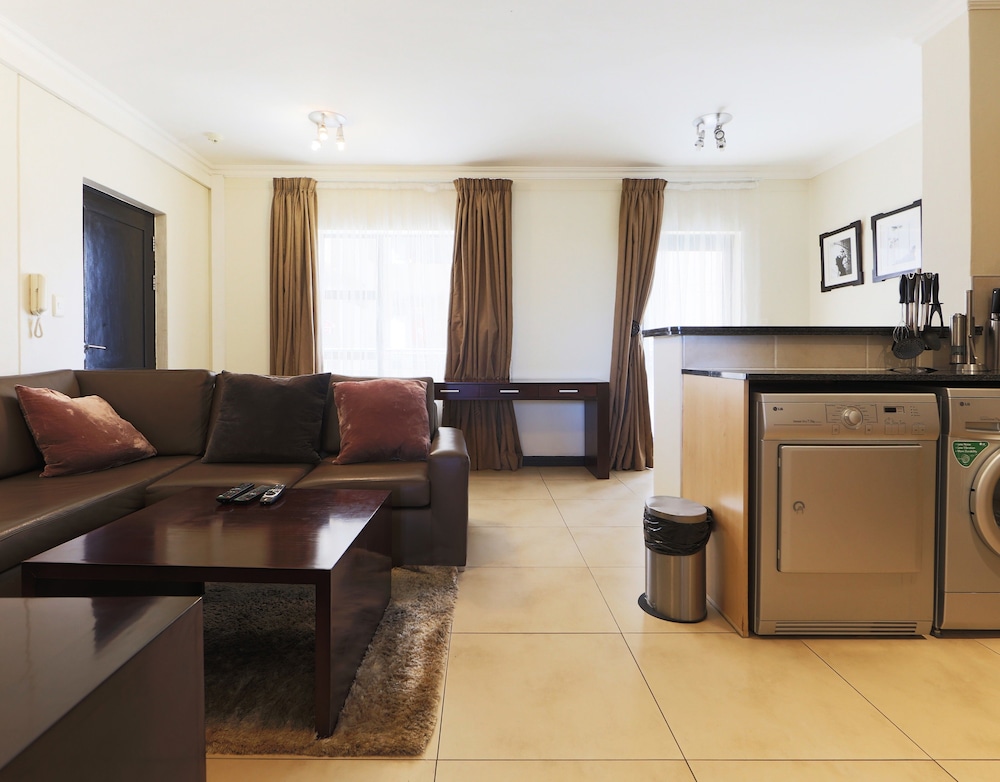 Prestige Apartment Sandton at Westpoint