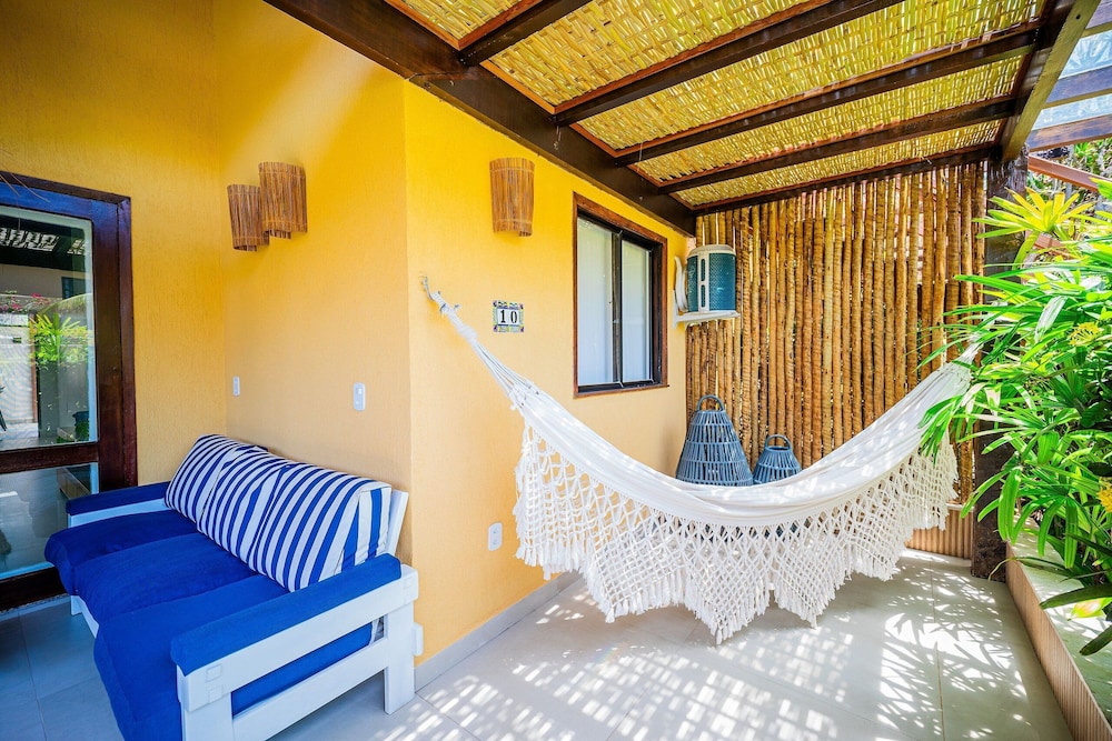 Casa DelMare Cond. com saída na praia