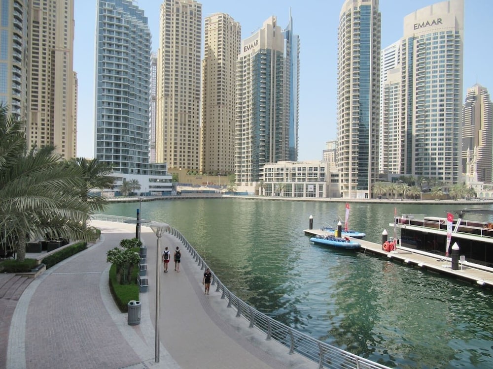 Timelessly Modern 3BR w/ Fascinating Marina Views!