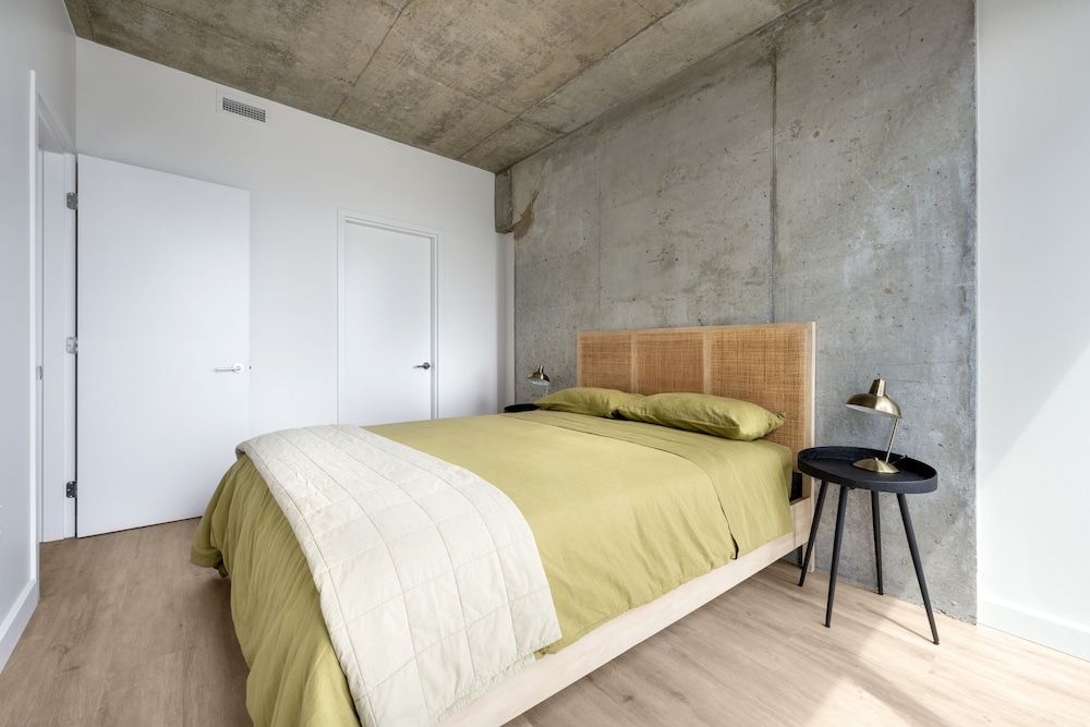 Elegant Studios and Apartments Montreal