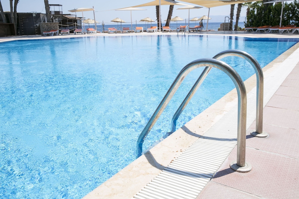 Bodrum Sea Side Beach Club Otel - Image 13