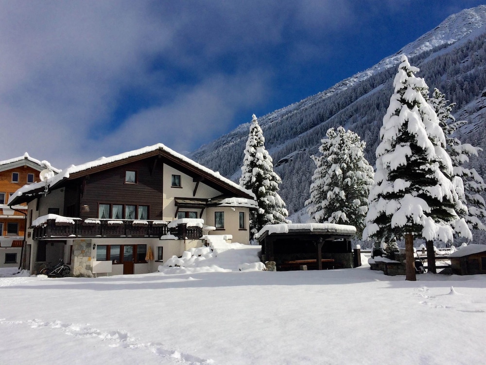 Chalet in Saas Fee Near Ski Slopes