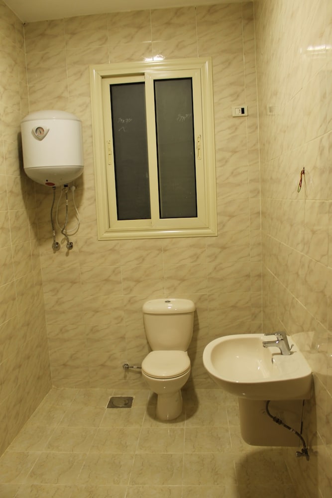 610 Residence view 4