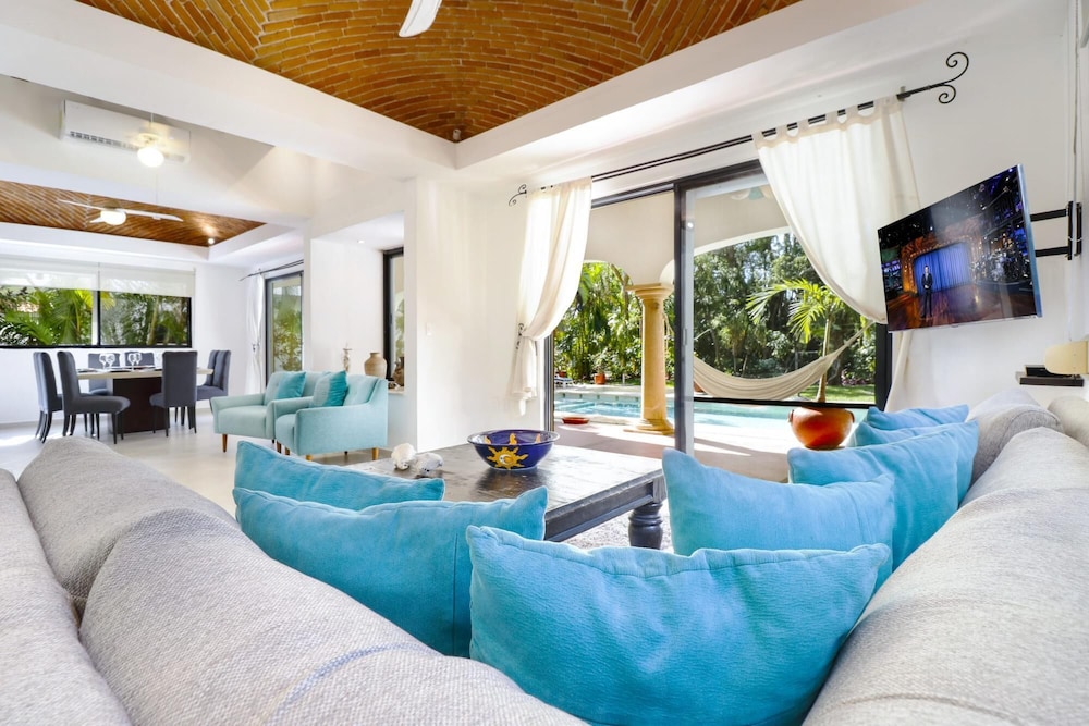 Beautiful Villa With Private Pool Close To Beach view 4