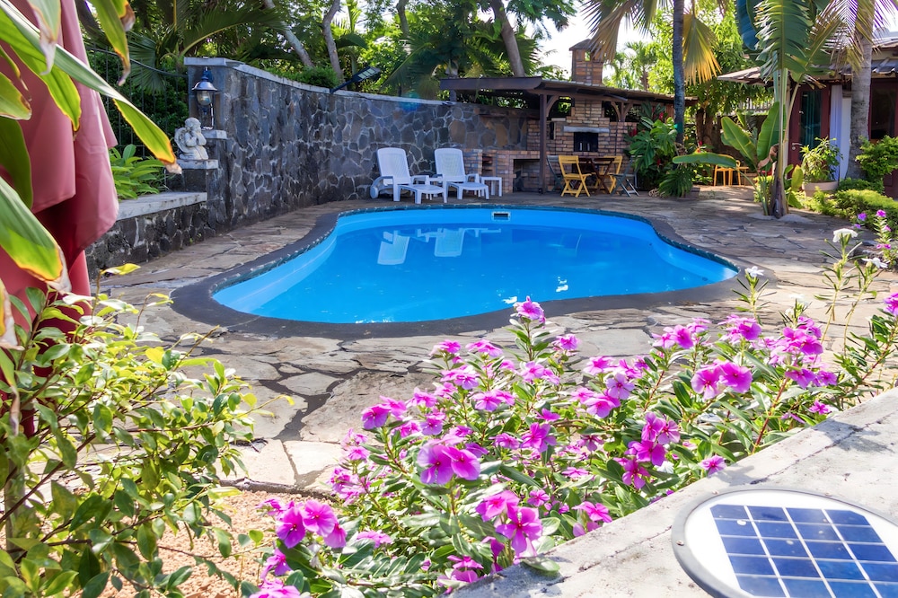 Laurels Villas