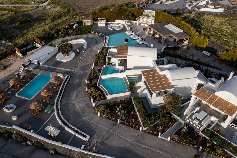 Oia Sunset Villas