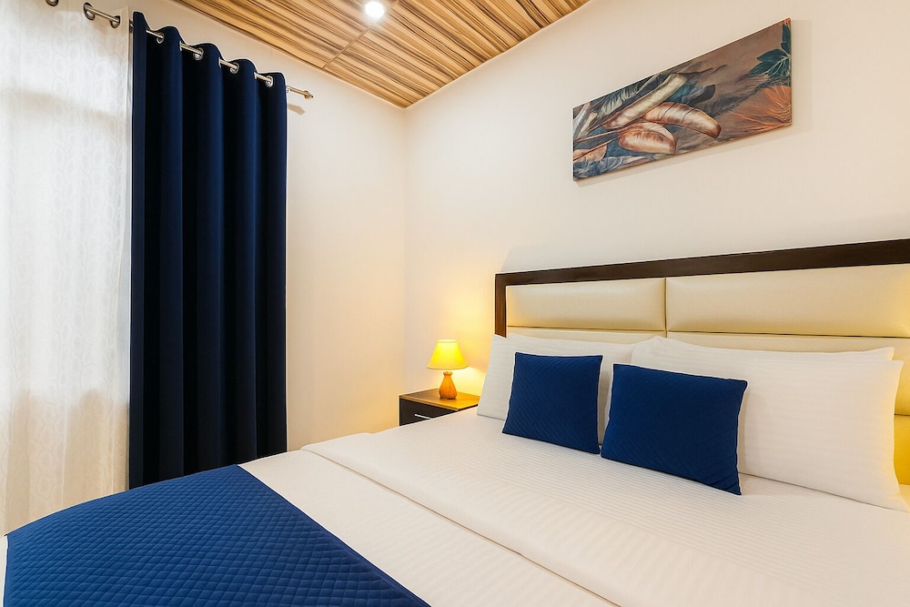 Hotel Shiva Lake - Near Mussoorie Lake