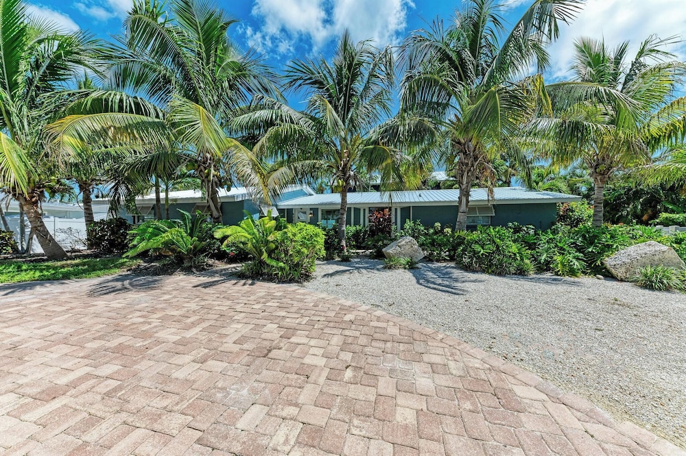 Anna Maria Island Blue Bella Bliss - Private Heated Pool