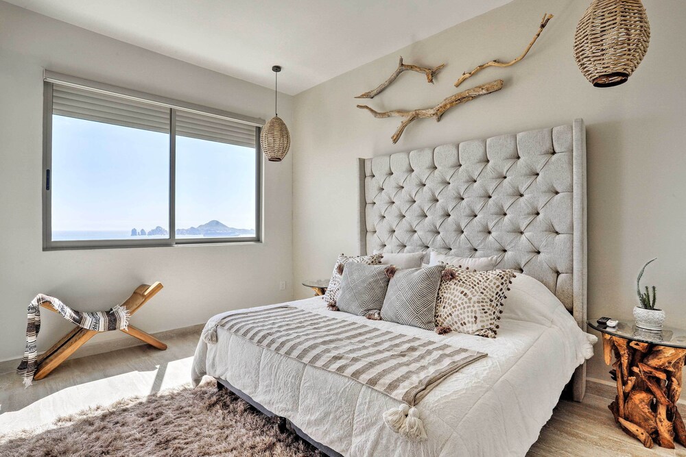 Luxe Cabo Condo w/ Ocean Views + Amenities!