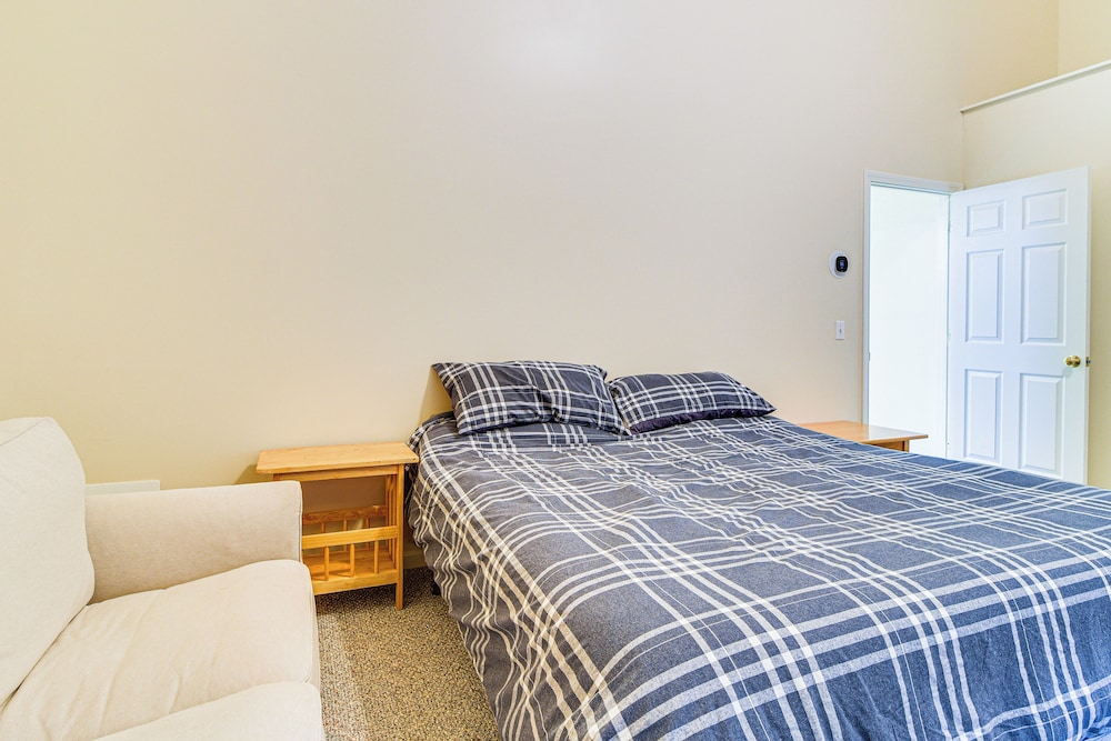 Ski-in/ski-out Condo at Pleasant Mountain!