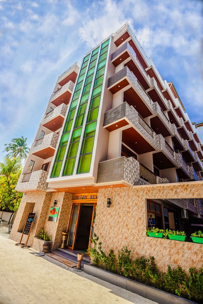 Hotel Triton Beach Hotel & Spa - Image 1