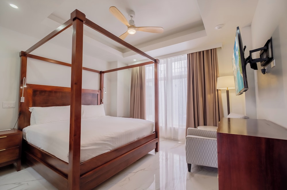 Royal Kahal Beach Resort