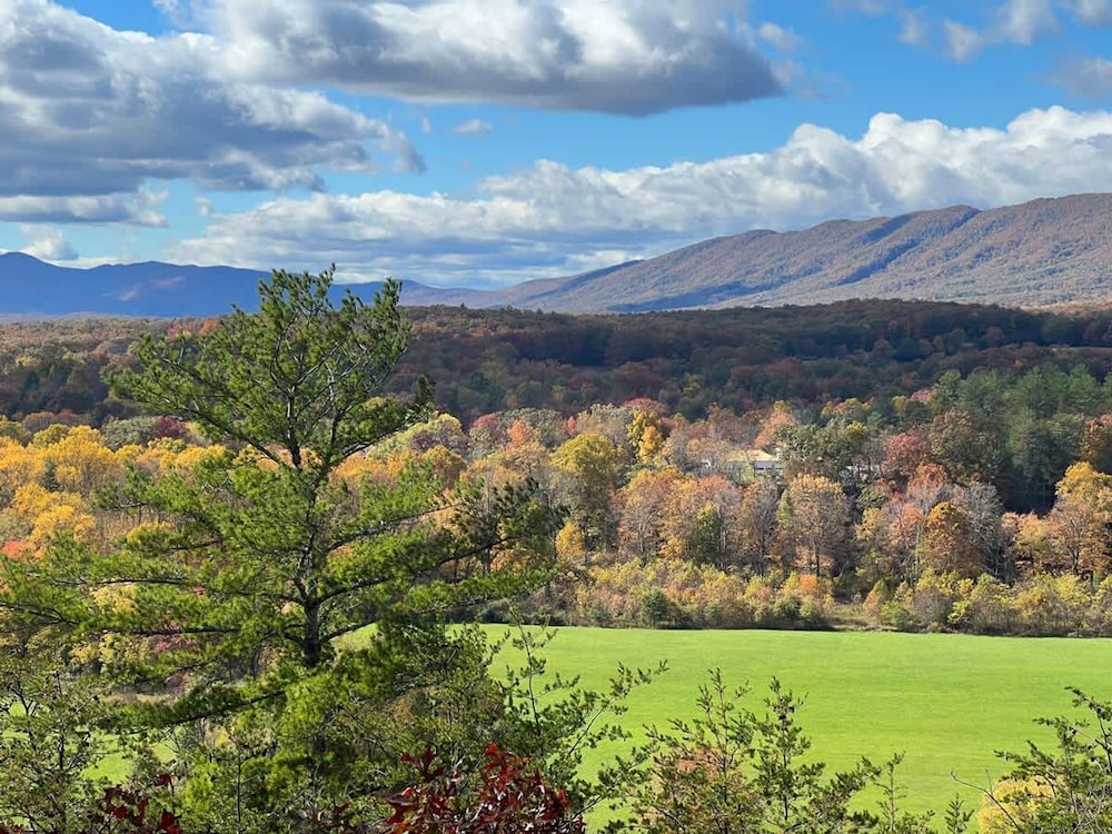 Shenandoah Retreat - Family Home