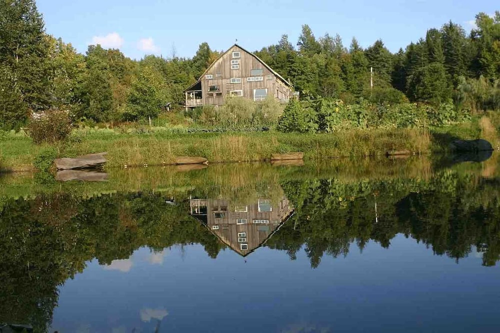 Relaxing Nature Retreat Perfect for Large Groups