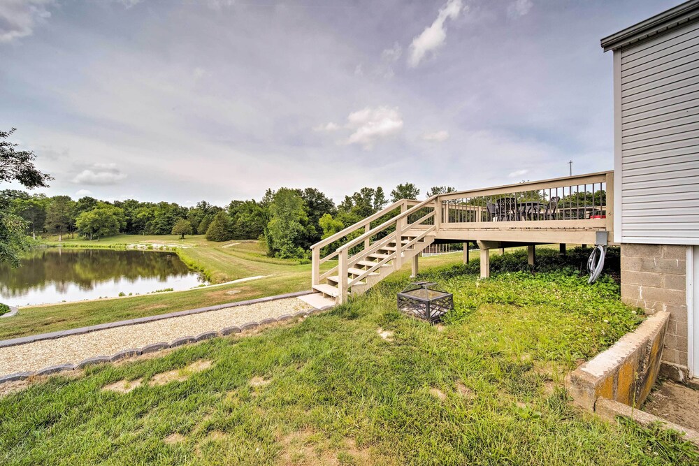 Cozy Missouri Retreat w/ Pool, Pond & Fire Pit!