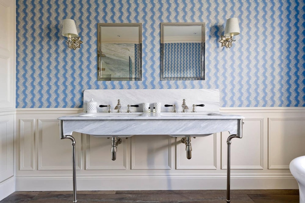 Elegant 5-bed House Chelsea
