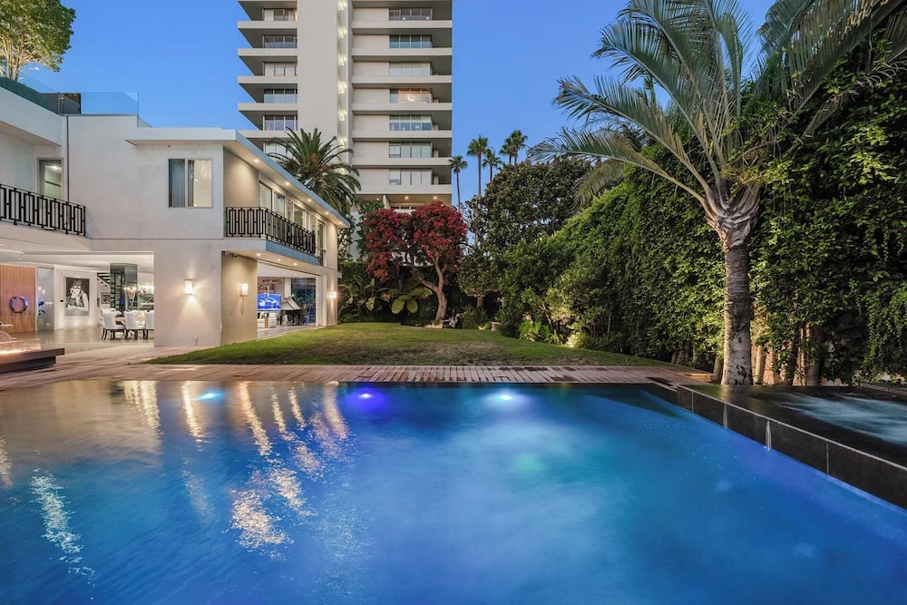 Alta Royale - Exquisite Designer Retreat Near Soho House & Rodeo Drive