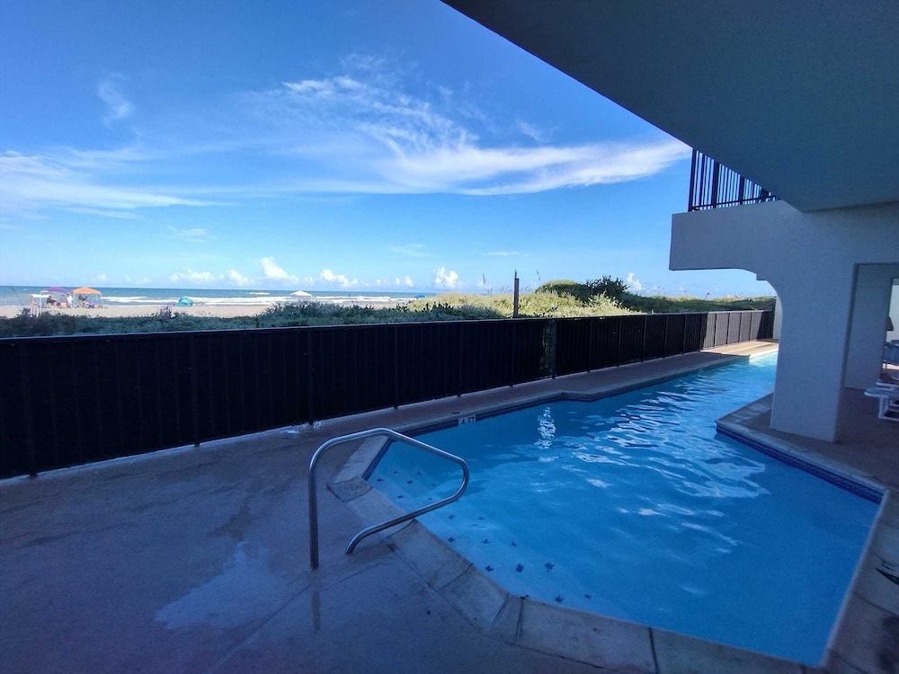 Florence I 305 Minium 1 Bedroom Condo by RedAwning