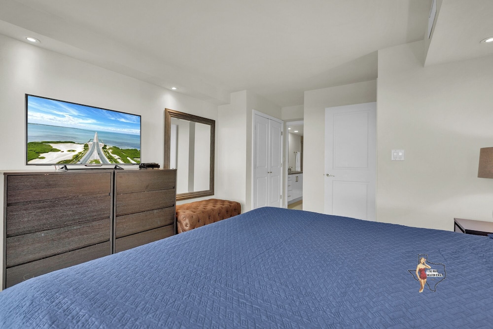 Bahia Mar-Solare Beachfront & Two Pools