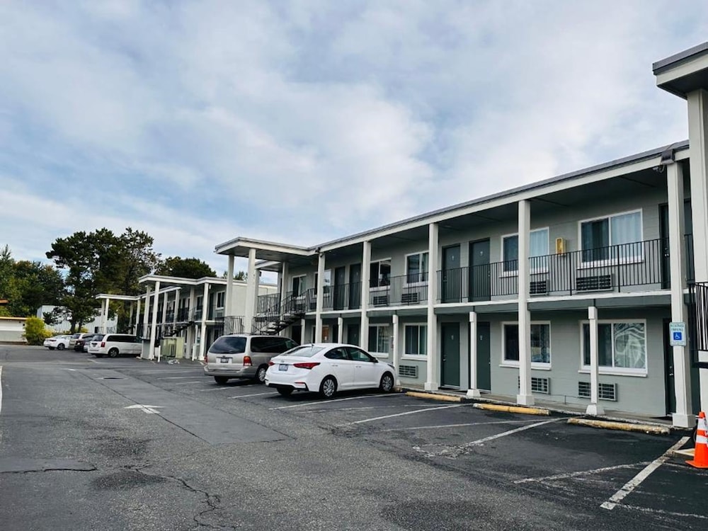 Northwoods Motel
