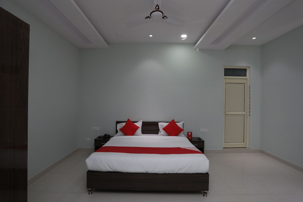 OYO 18314 Hotel Kailash Mansarovar And Banquet Hall view 4