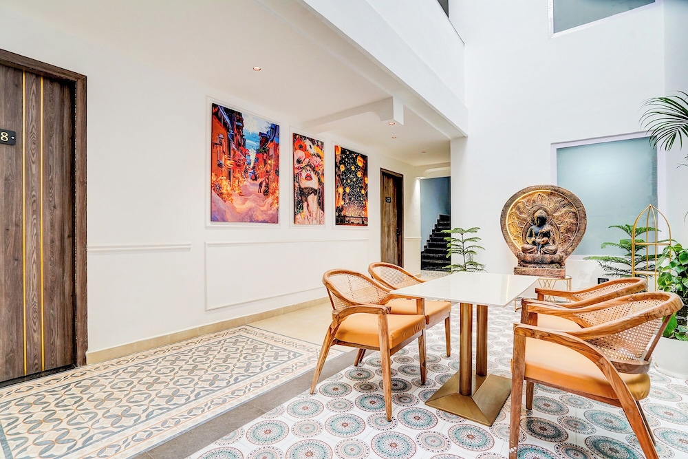 Fabhotel Amrit Luxury Inn