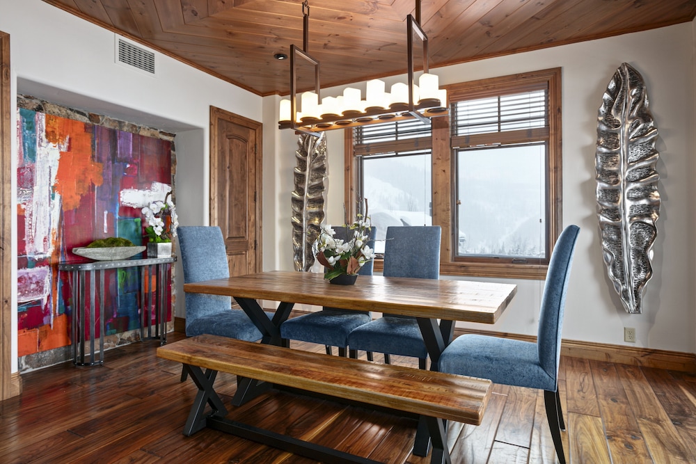 Grand Lodge - Three Bedroom #401 - Ski-in/ski-out 3 Condo