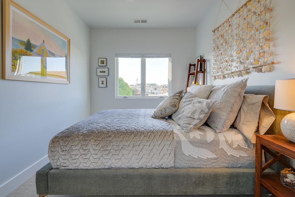 Half Moon Bay Vacations - Half Moon Bay Vacation Rental: 1 Mile to Beach! - Property Image 3