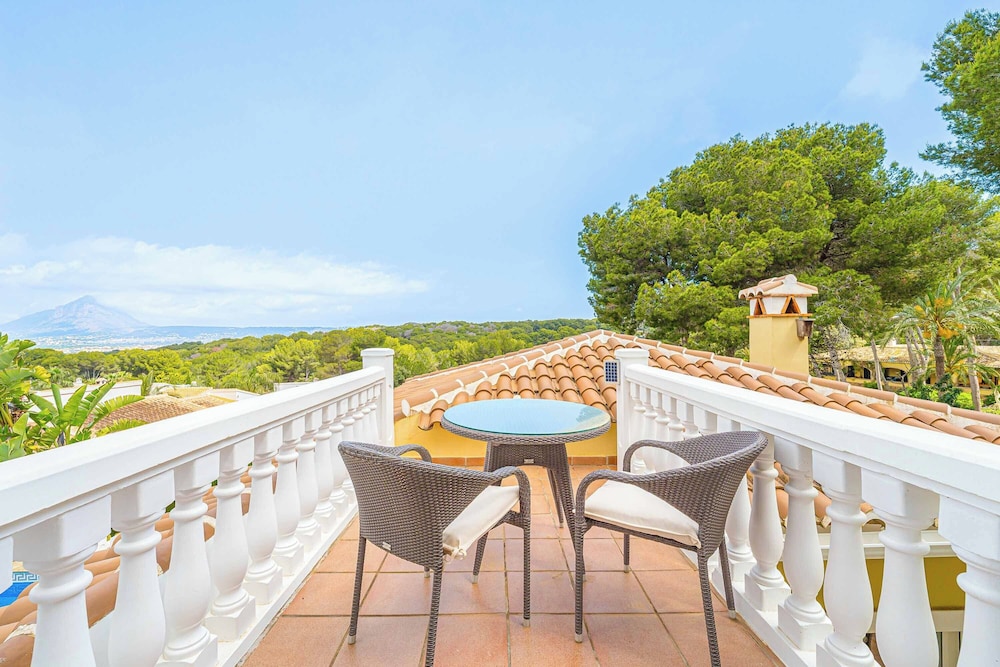 Villa Montgo View