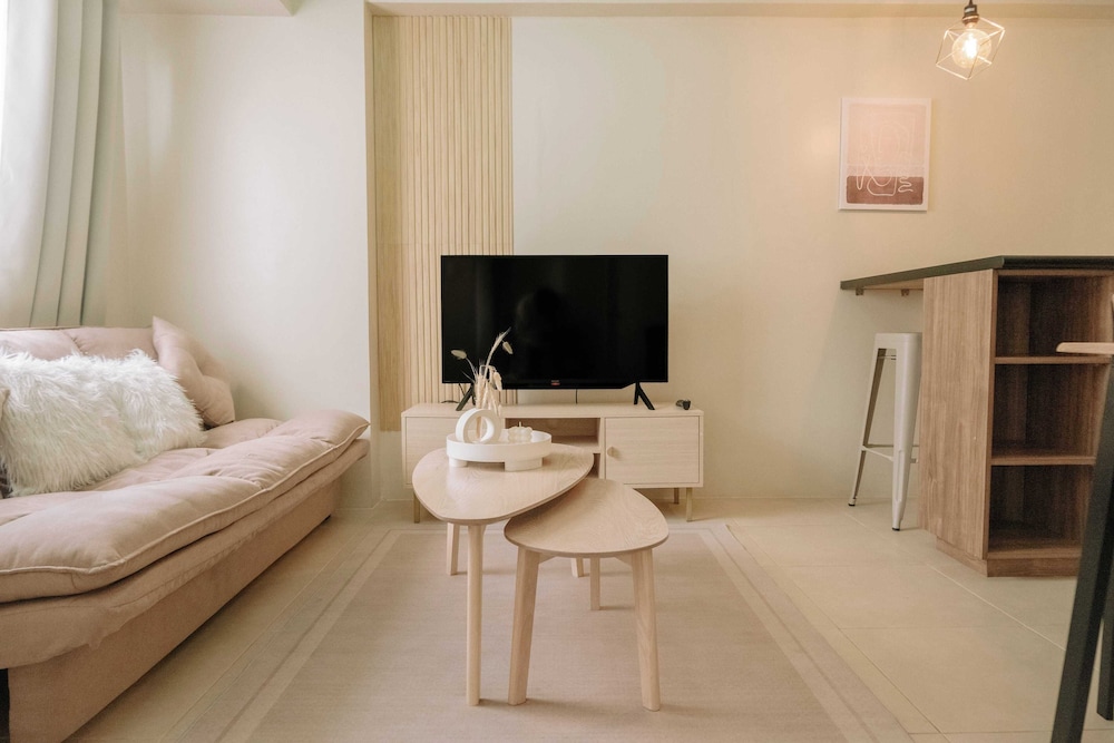 A Perfectly Chic Hideaway