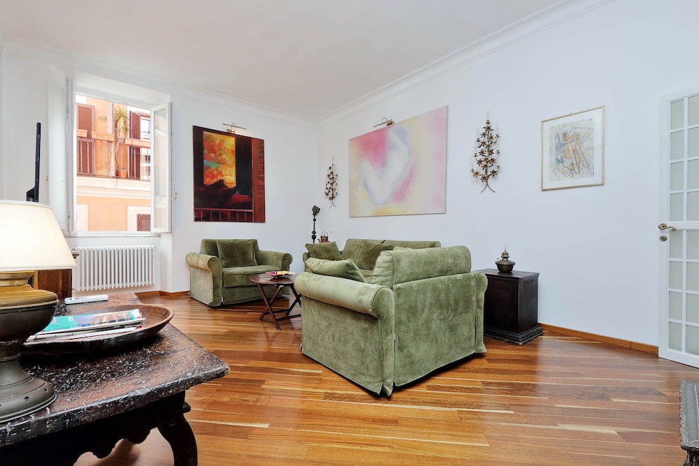 Pelliccia - WR Apartments