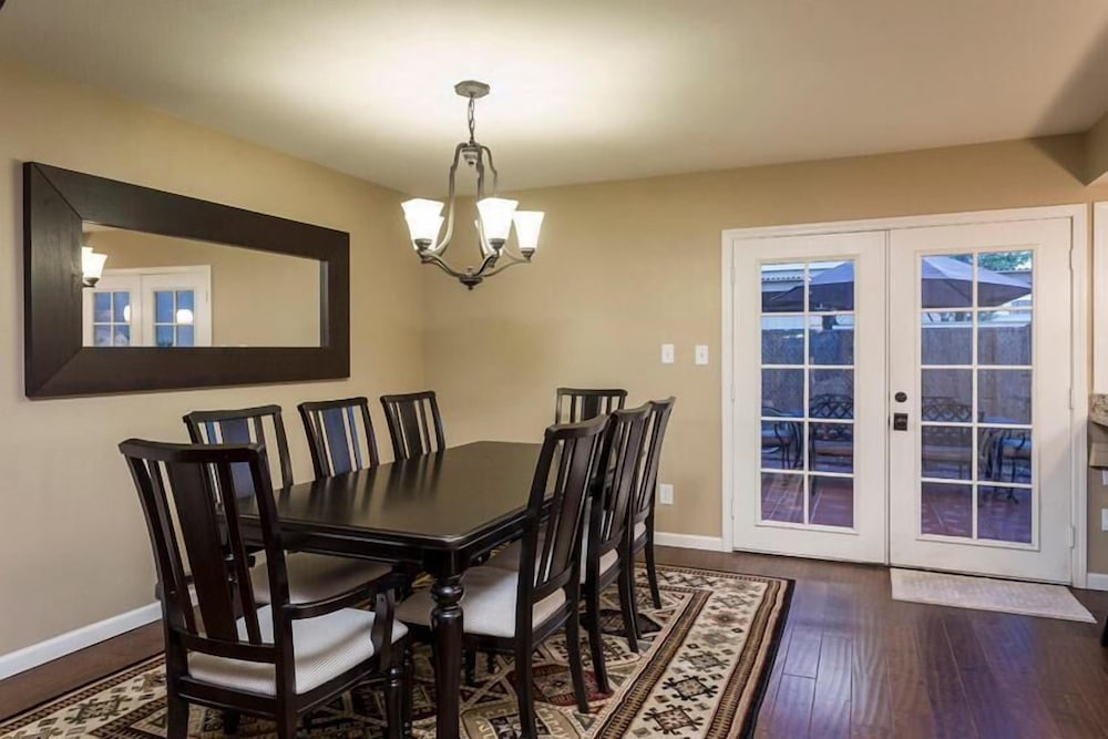 Top Notch By Signature Vacation Rentals