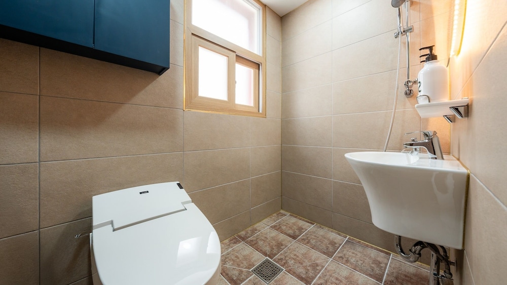 Jigeum Yeosu Ocean View Pension