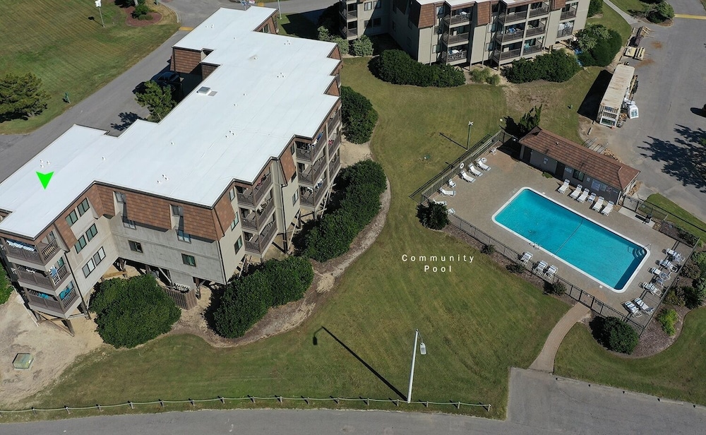 Southwinds J6 2 Bedroom Condo by RedAwning view 4