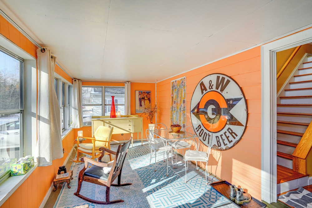 1 Mi to Dtwn: Beautiful Home in Williamstown!