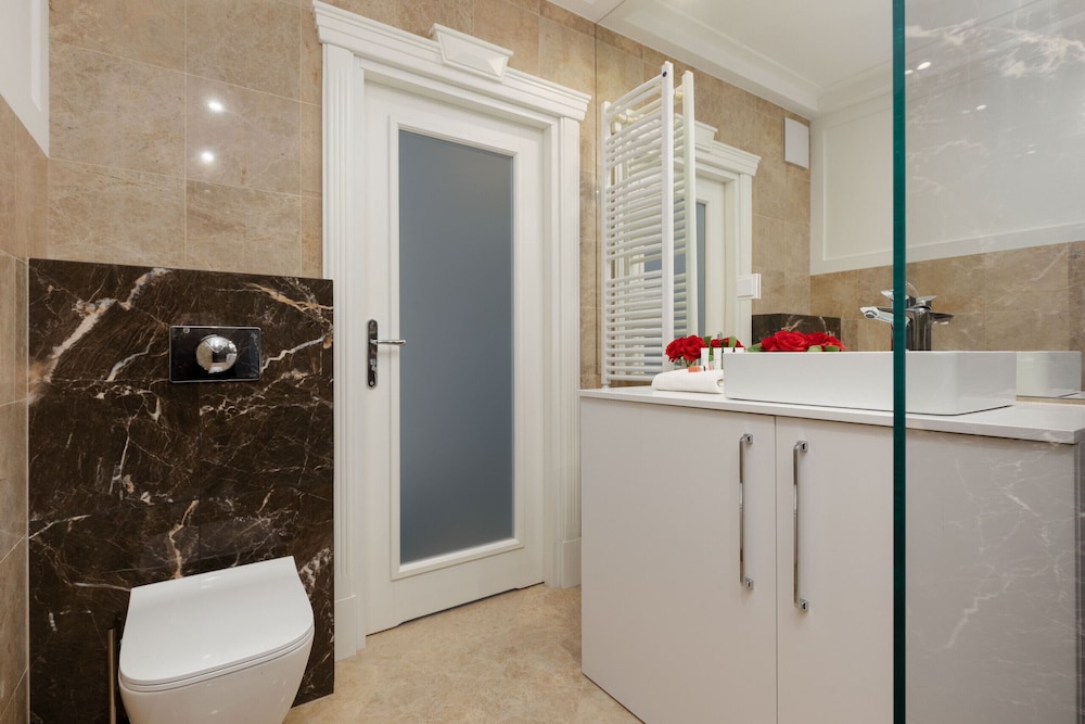 Czerniakowska 131 by Renteres Prestige view 2
