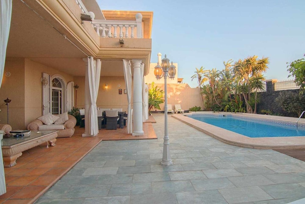 Bayside Concha House Beachfront Oasis With Heated Pool