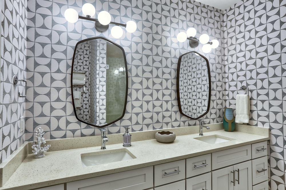 Azul Townhomes C1 - Sol Retreat