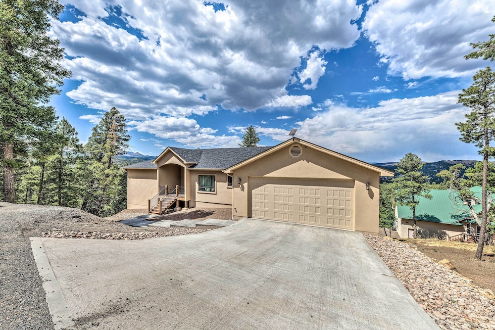 Modern Mtn Retreat, Walk to Lake & Trails! view 4