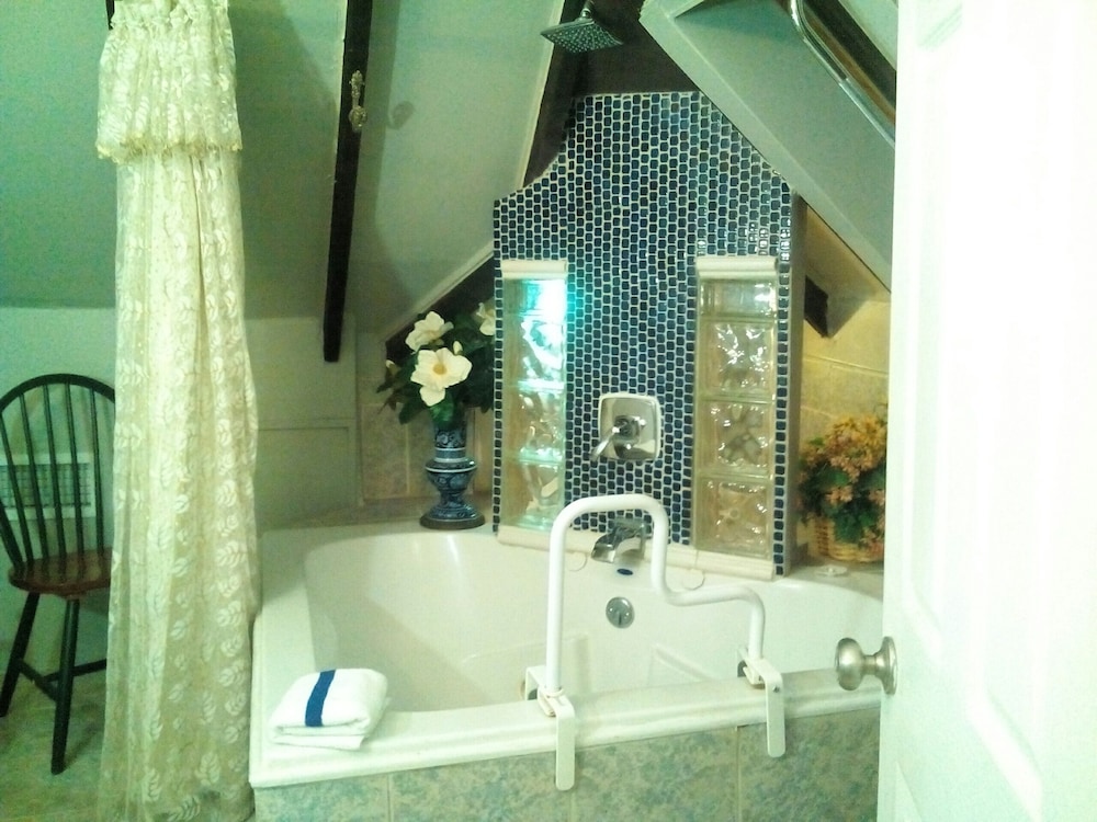 1812 Overture B&B