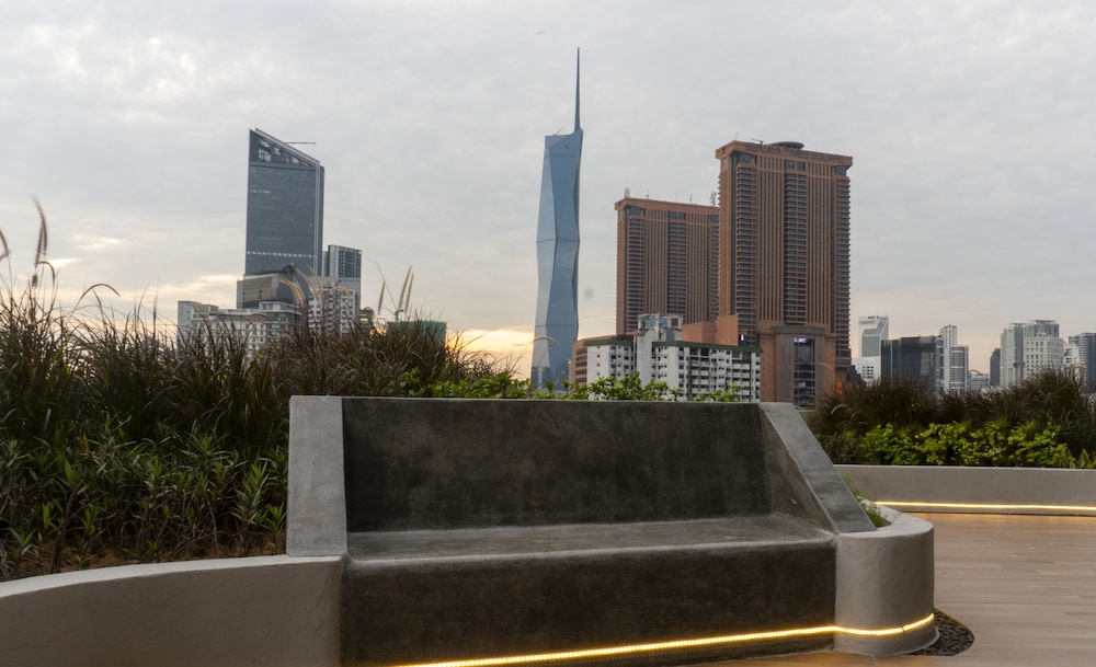 Moonway Luxury Suites At CORE Residence