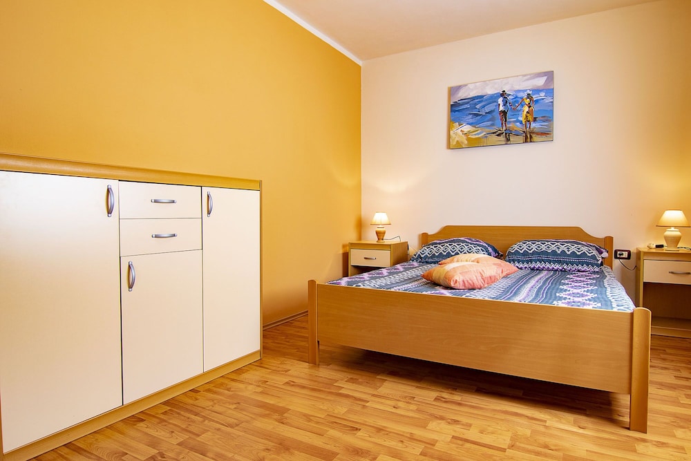 Apartment 1984