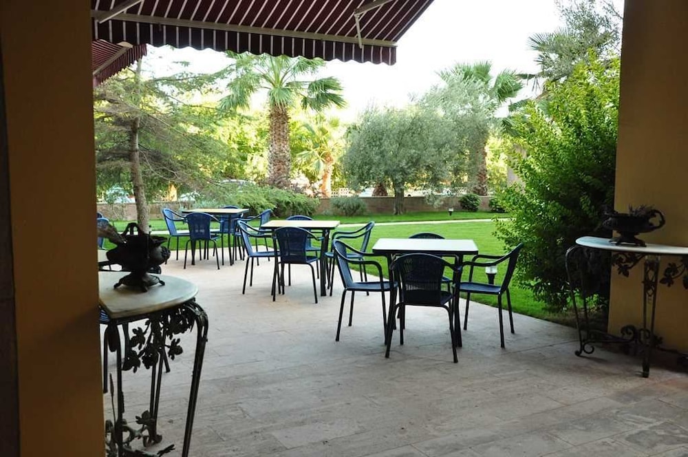 Palm Court Suites - Image 37