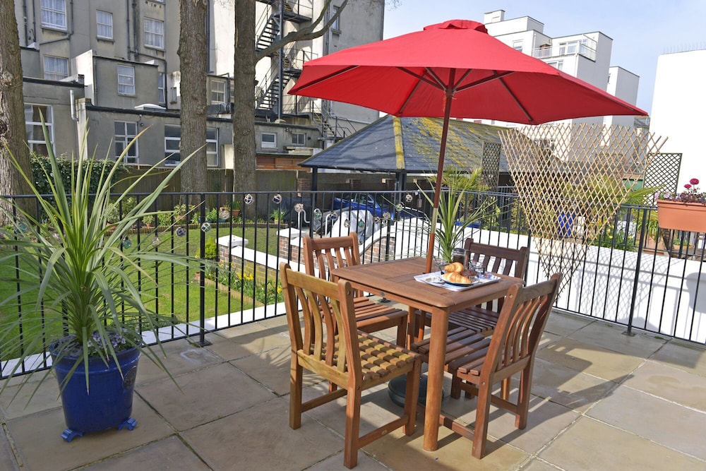 Gresham House 1-bed view 5