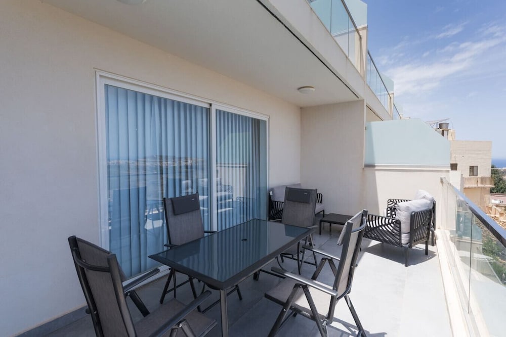 Property With Pool Access - Xaghra Near Marsalforn