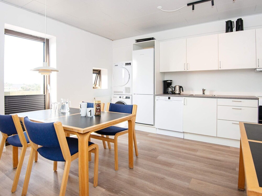 Apartment With Shared Kitchen in Vederso